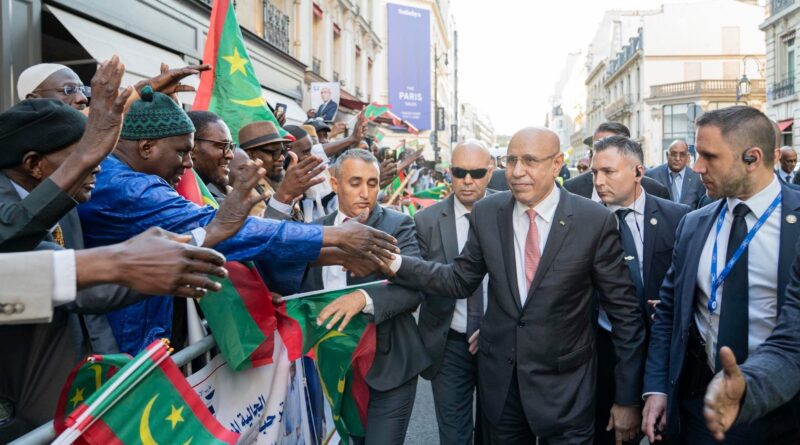 الجالية الموريتانية في باريس تنظم استقبالا لرئيس الجمهورية