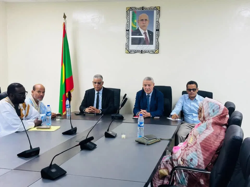 سلطة تنظيم النقل الطرقي تبحث مع الناقلين حصر انطلاق رحلات نواكشوط–روصو من المحطات العمومية