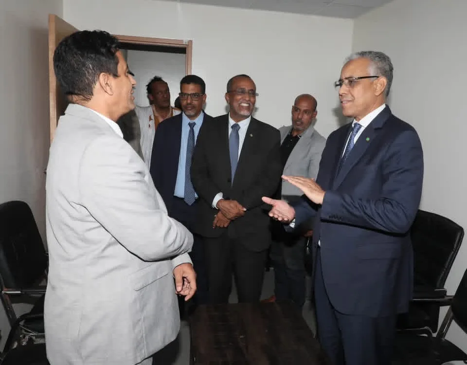 وزير الثقافة يتفقد ديوان وزارته وإداراتها ويدعو للجدية والانضباط وتطوير المردودية